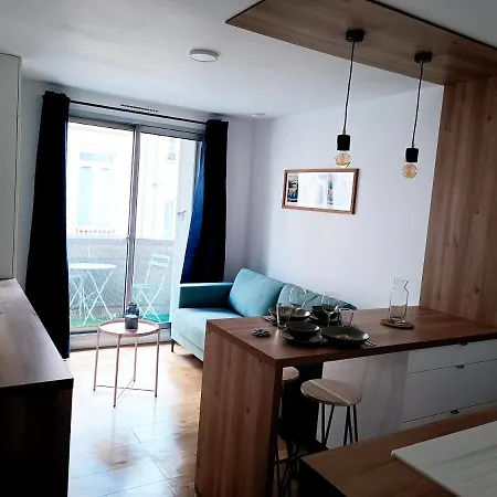 Refait A Neuf Centre De *