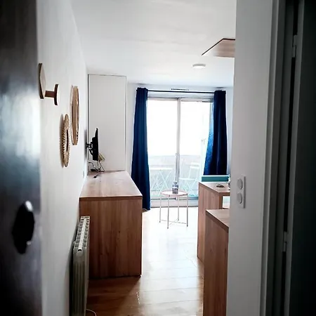 Refait A Neuf Centre De *