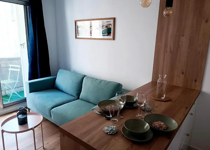 Refait A Neuf Centre De *